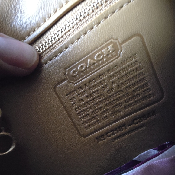 Timeless Coach Willis Limited Edition Handbag - Picture 16 of 16